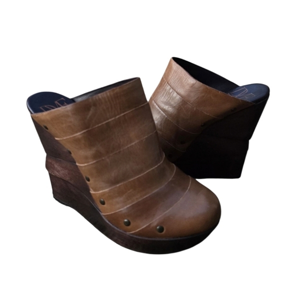 Diane Von Furstenberg "Octavia" Wedge Clogs - Picture 2 of 14